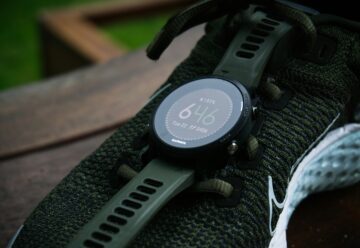 sports training and wearables, garman watch on shoe