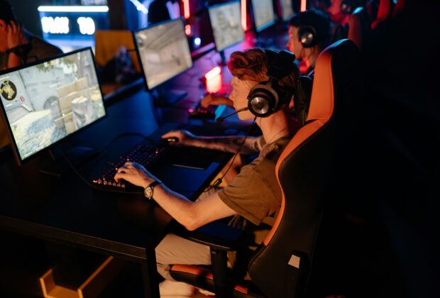 teenagers playing valorant on computers, valorant champions